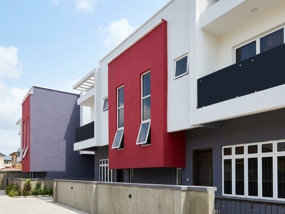 Luxury 4 bedroom Image 3