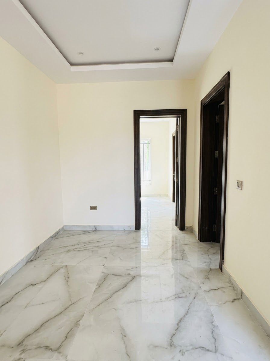 Luxury 4 bedroom Image 4